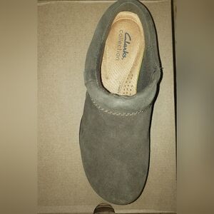 NWB Clarks Olive millitary green genuine suede  padded comfortable  Slip-On mule